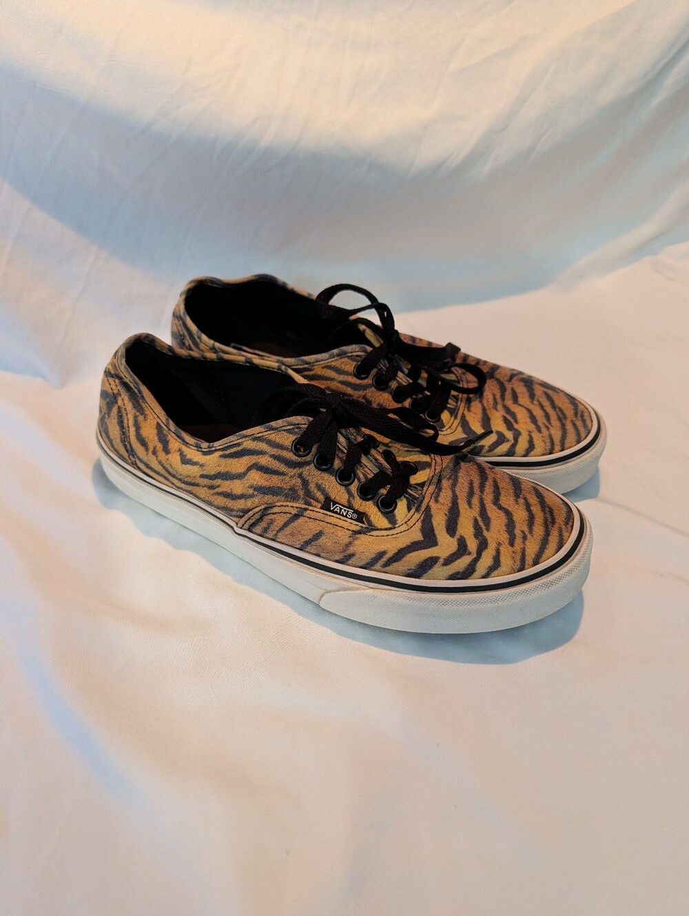 Vans Authentic Tiger Print Canvas Fashion Sneakers, Men:8.5. Women: 10
